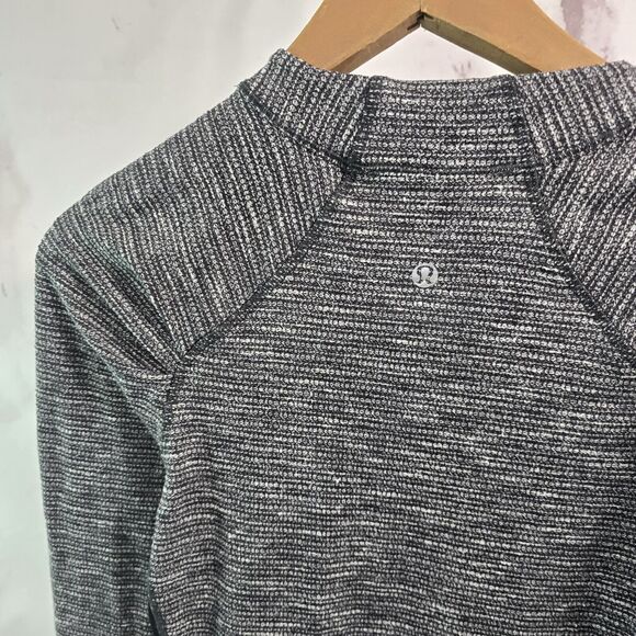 Lululemon Shirt Womens 6 Black Long Sleeve Thumb Holes Mitts Running Crewneck - Picture 6 of 13